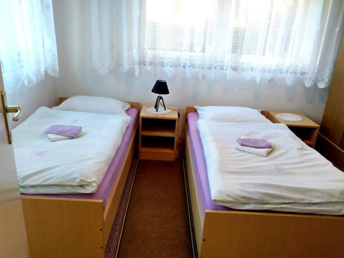 Apartman Pavelic Lovinac  Exteriör bild