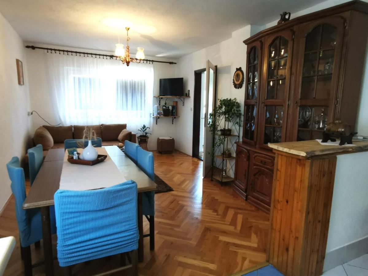Apartman Pavelic Lovinac  Exteriör bild