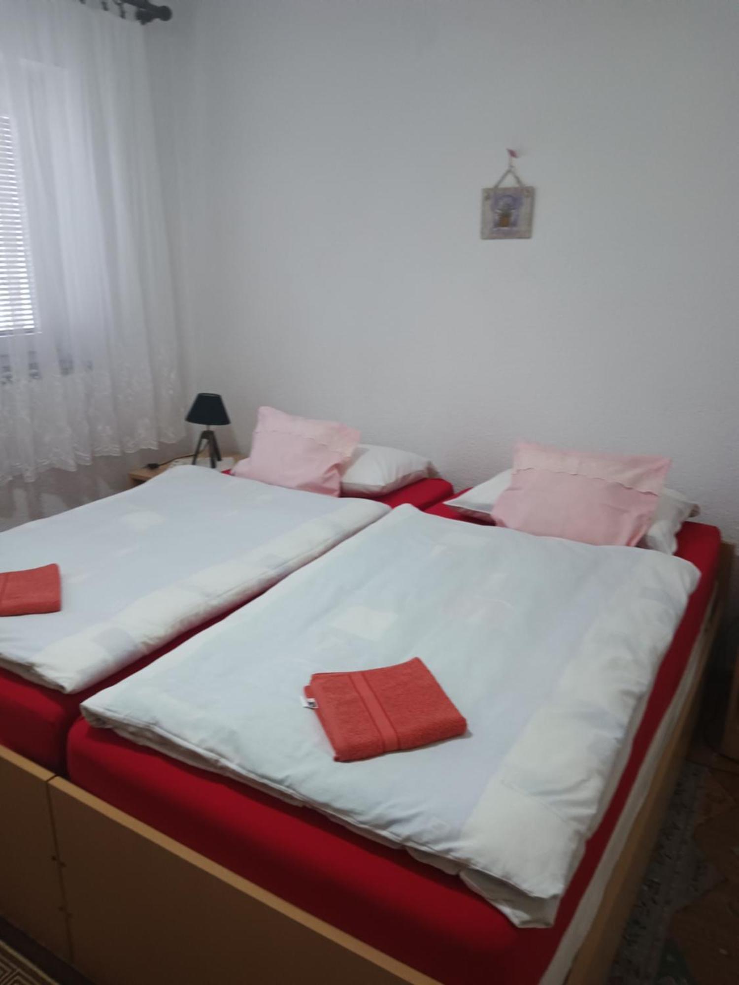 Apartman Pavelic Lovinac  Exteriör bild